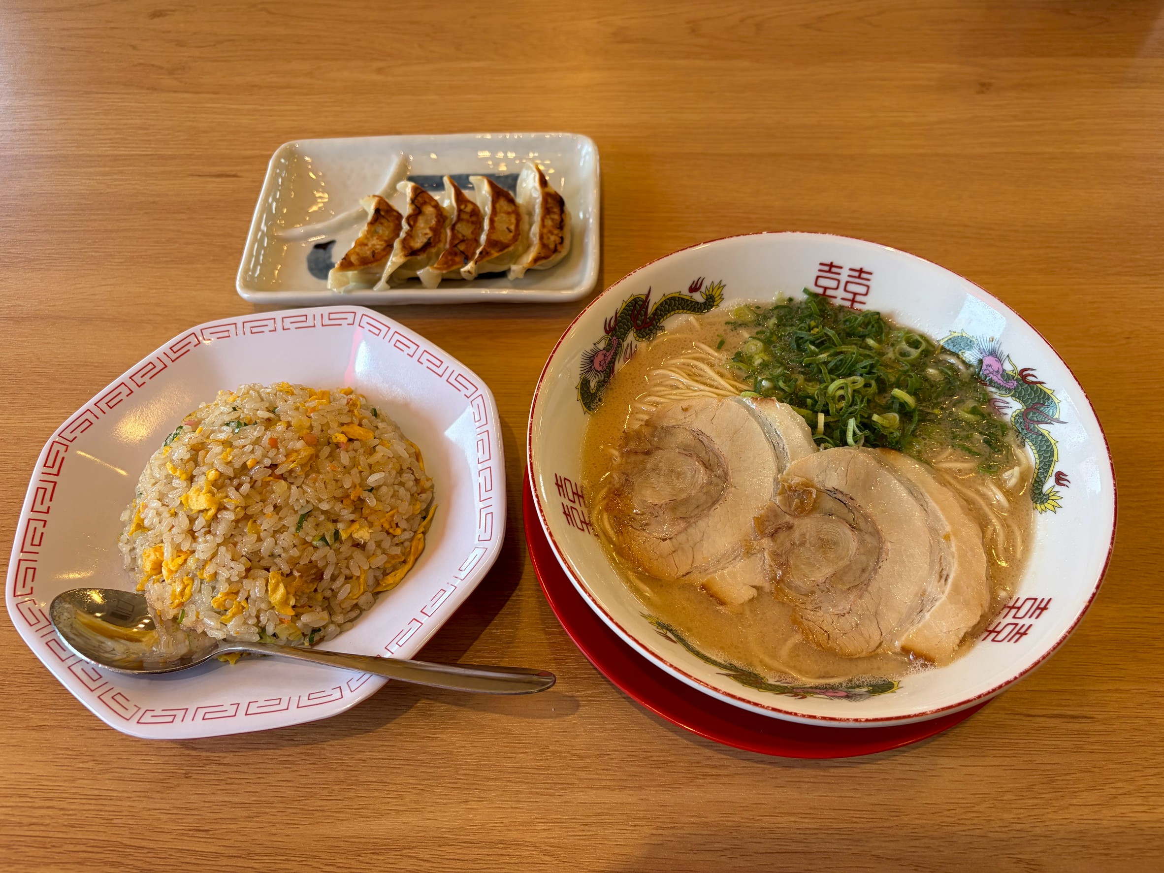 ラーメン＋焼めし＋ギョーザ（5個）